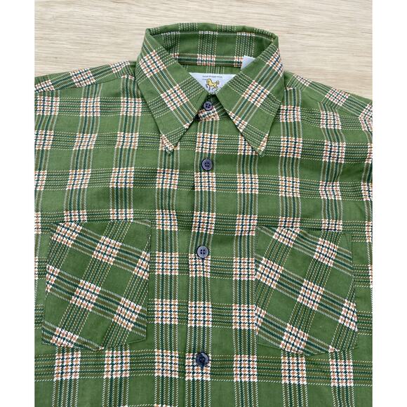 Green Plaid Men's Casual Button Down Shirt - Picture 3 of 7